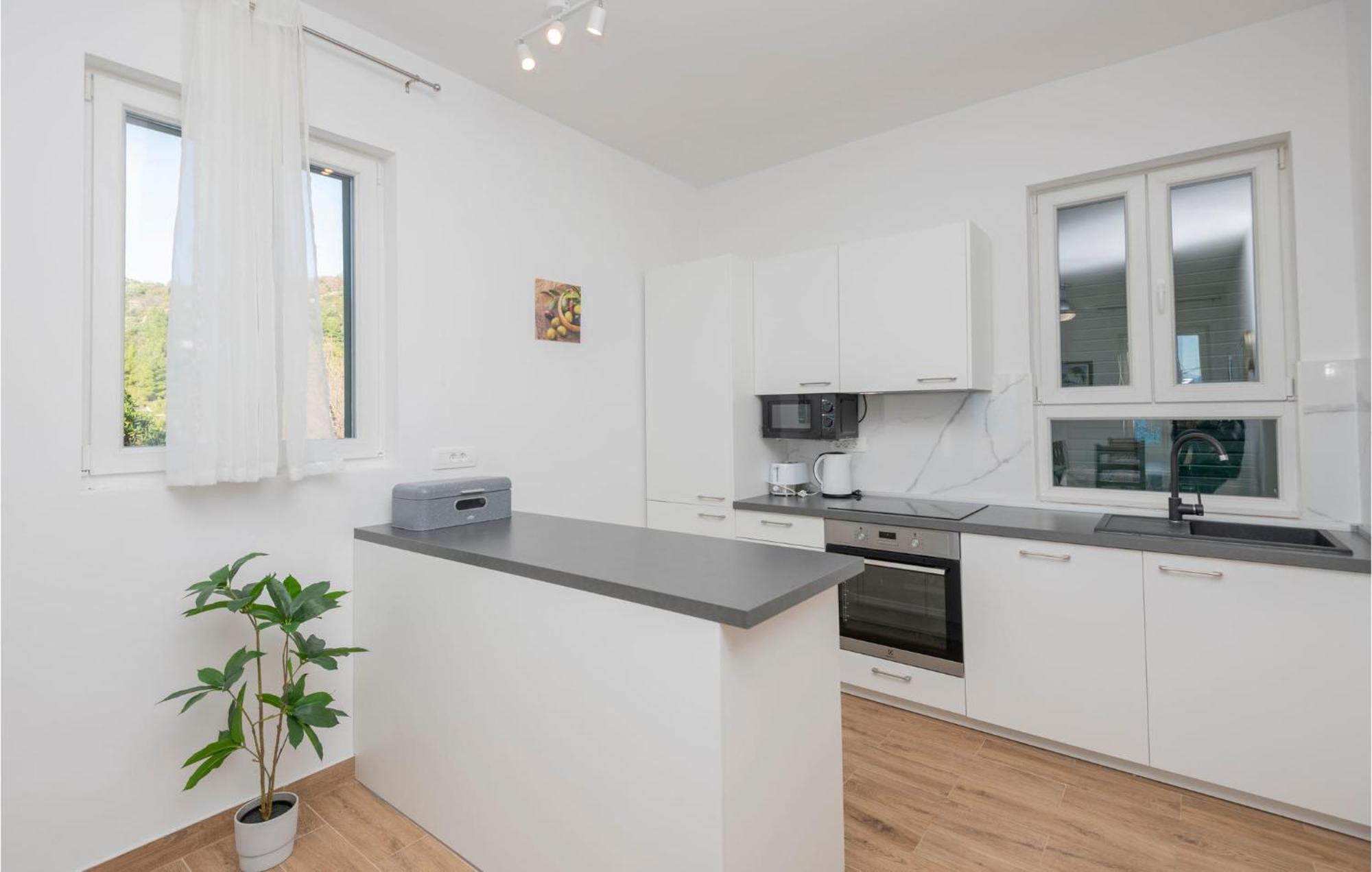 Nice Apartment In Podaca With Wi-Fi Exterior photo